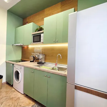 Reo's Apartamento Golem (Tirana)