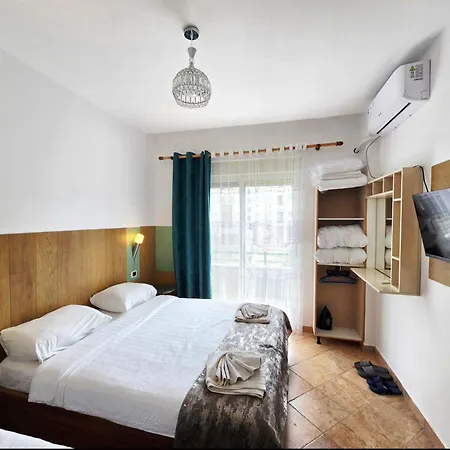 Apartment Reo's Golem (Tirana)