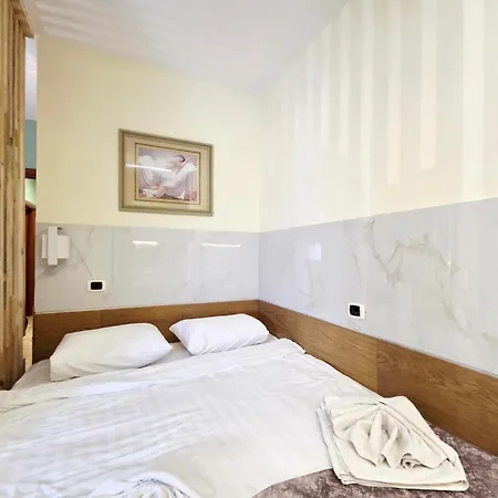 Apartment Reo's Golem (Tirana)