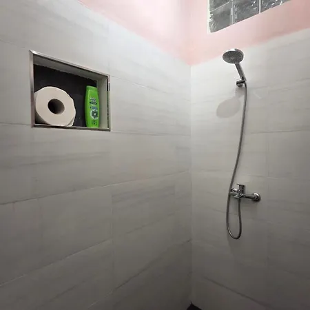 Apartment Reo's Golem (Tirana)