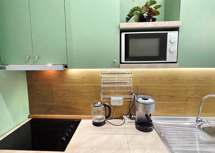 Reo's Golem (Tirana)