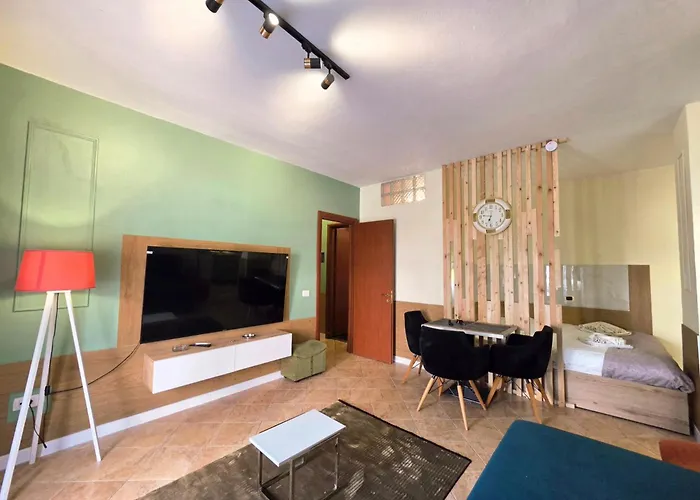 Reo's Golem (Tirana)