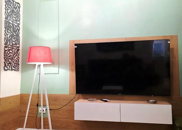 Reo's * Golem (Tirana)